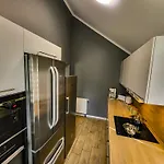 Vegas - House And Garten For Exclusive Use بيت للعطل *