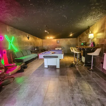 Holiday home Vegas - House And Garten For Exclusive Use *