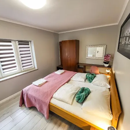 Vegas - House And Garten For Exclusive Use Holiday home *